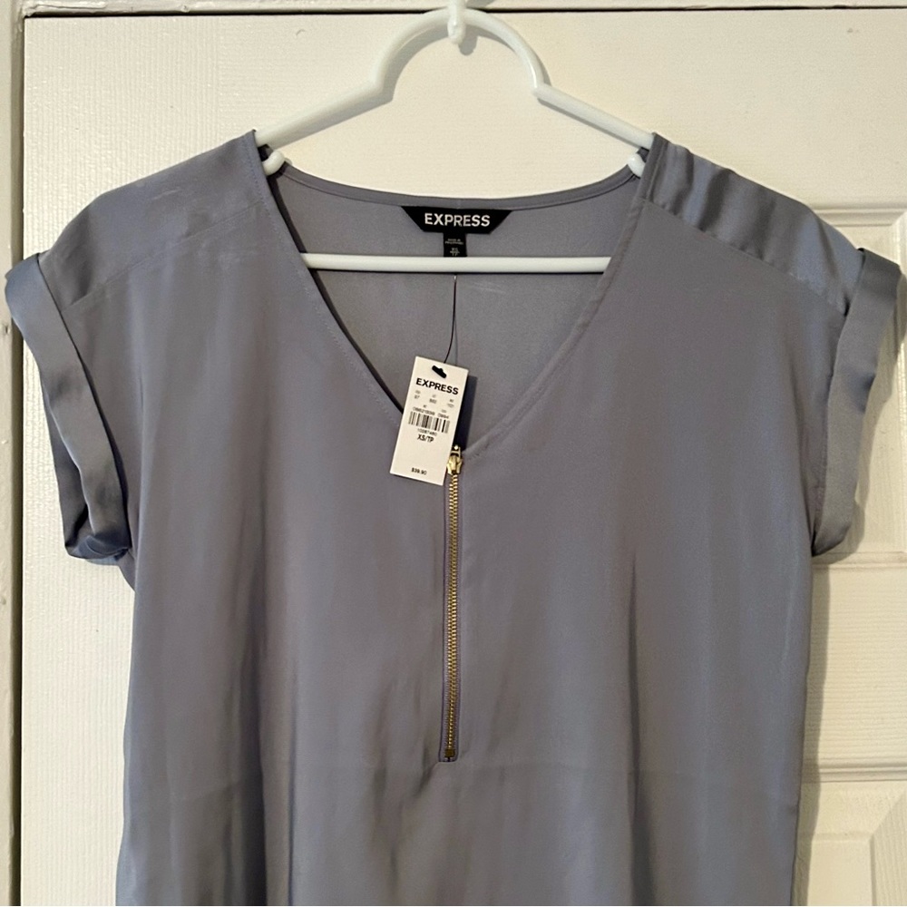 NWT Express zip up short sleeve blouse top gray blue, size XS - Picture 2 of 4